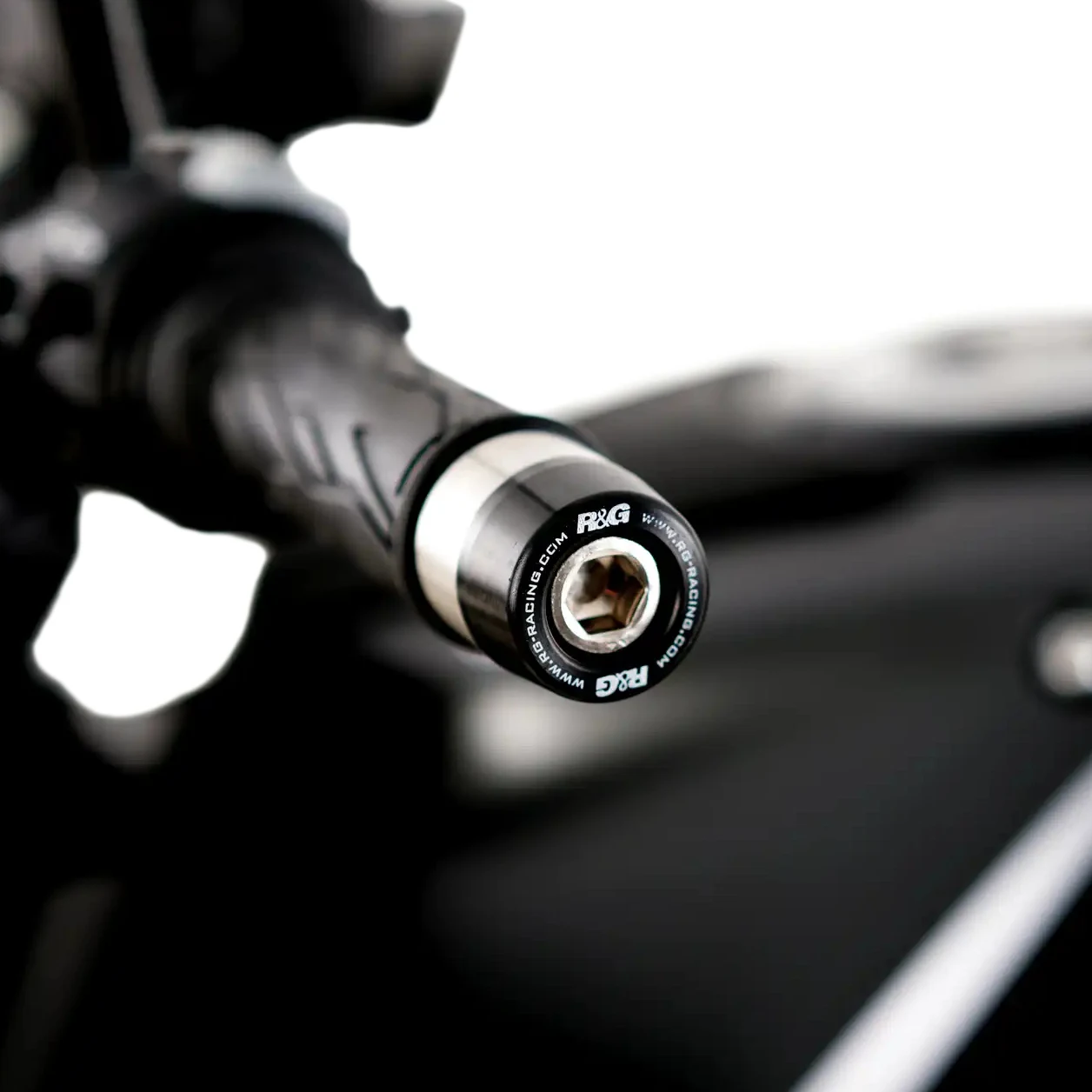 R&G Racing R&G Racing Bar End Sliders - BE0109BK - Suzuki GSX-R1000 / R / V-Strom 800DE/RE / GSX-8S/R